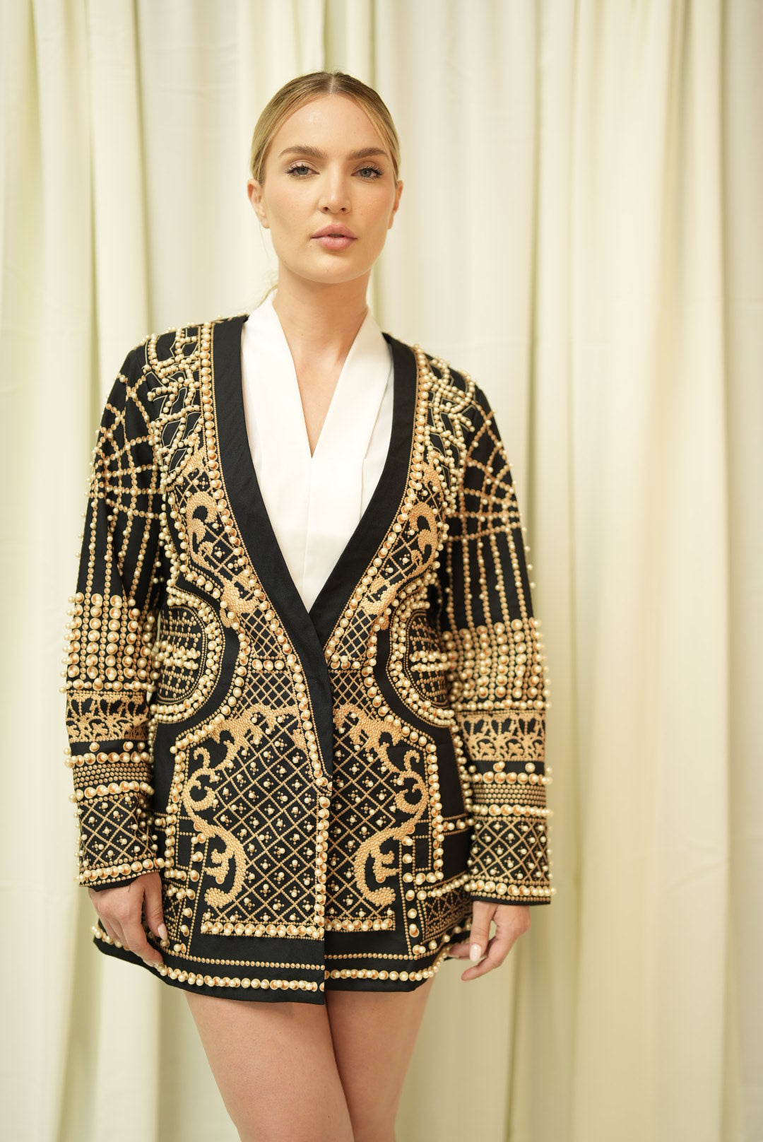 Noir Opulence Blazer - Belle Distinguèe